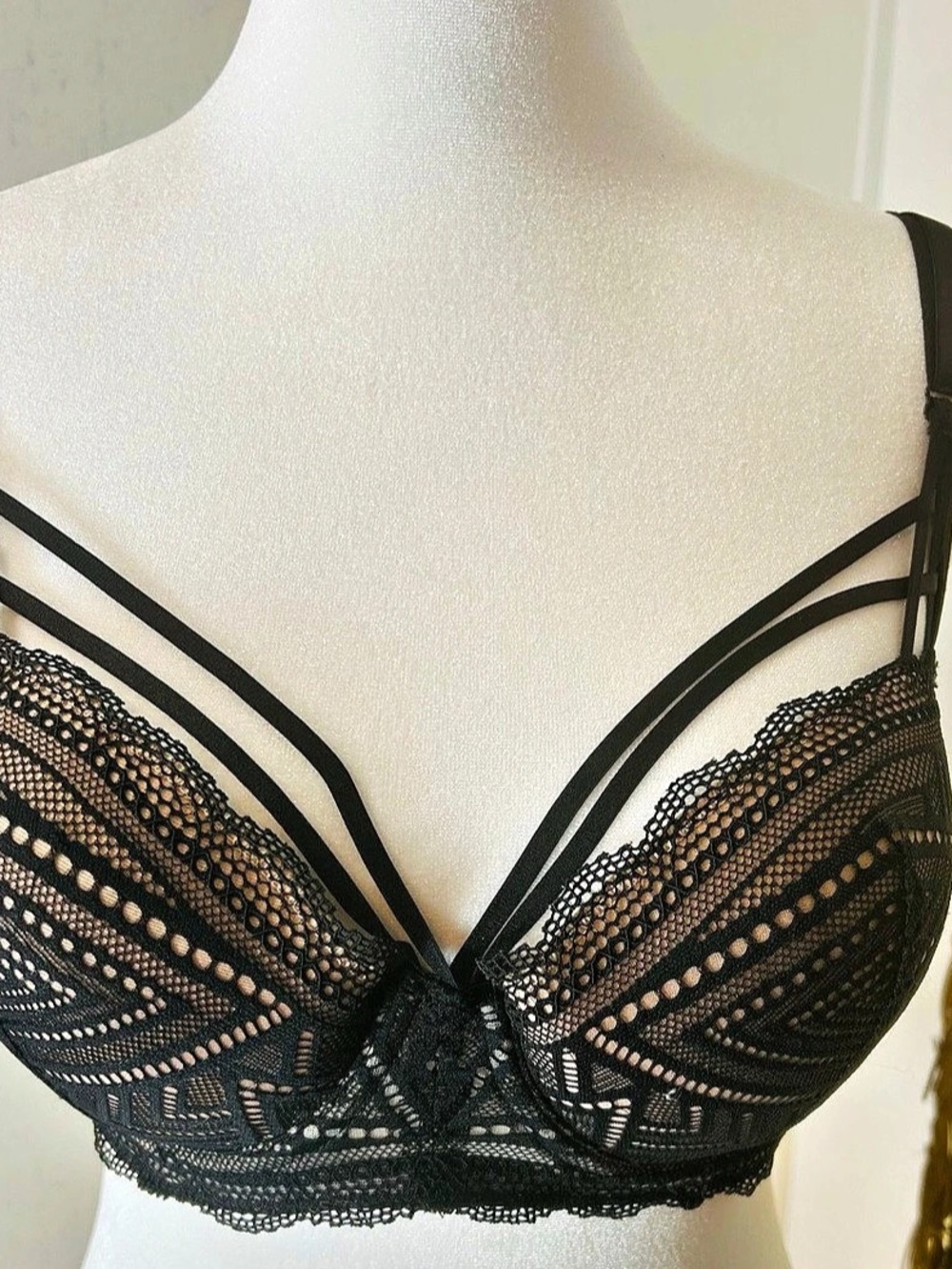Adore Me Lace Strappy Bra in Black 36C Like New